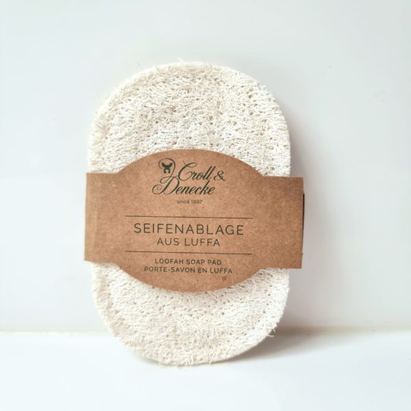 Zeephoudertje gemaakt van loofah, 100% composterbaar want plantmateriaal. Door de open vezels droogt de zeep goed aan de lucht.